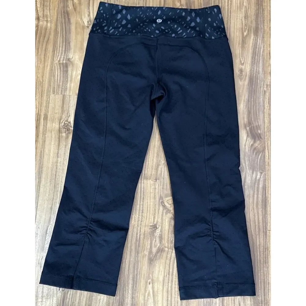 Lululemon Leggings size 4 Gather &‎ Crow Crop II High Rise Shine Dot Black Lace